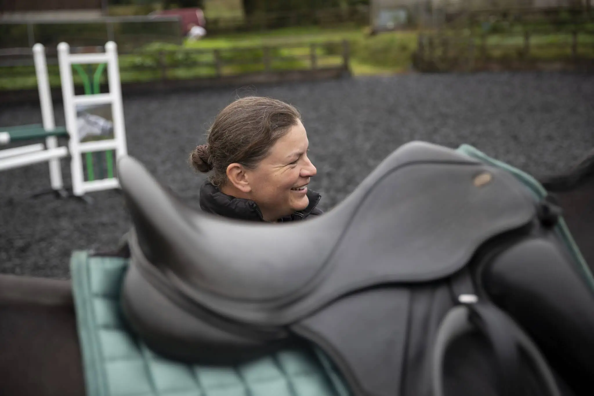 How to put a saddle on a horse